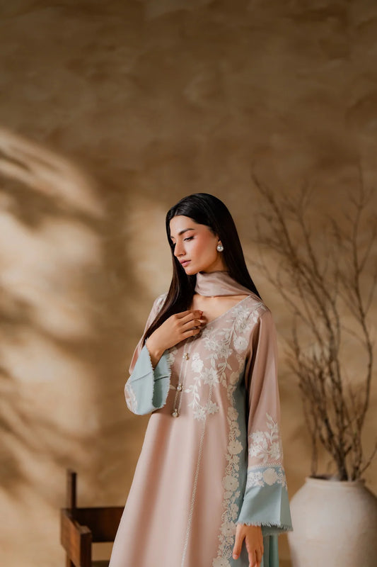 Alora - Winter Drop By Mirana